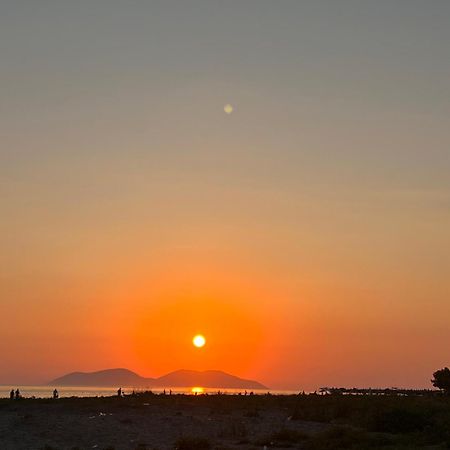 Soleil Apartment With Sunbed & Umbrella Vlore Ngoại thất bức ảnh