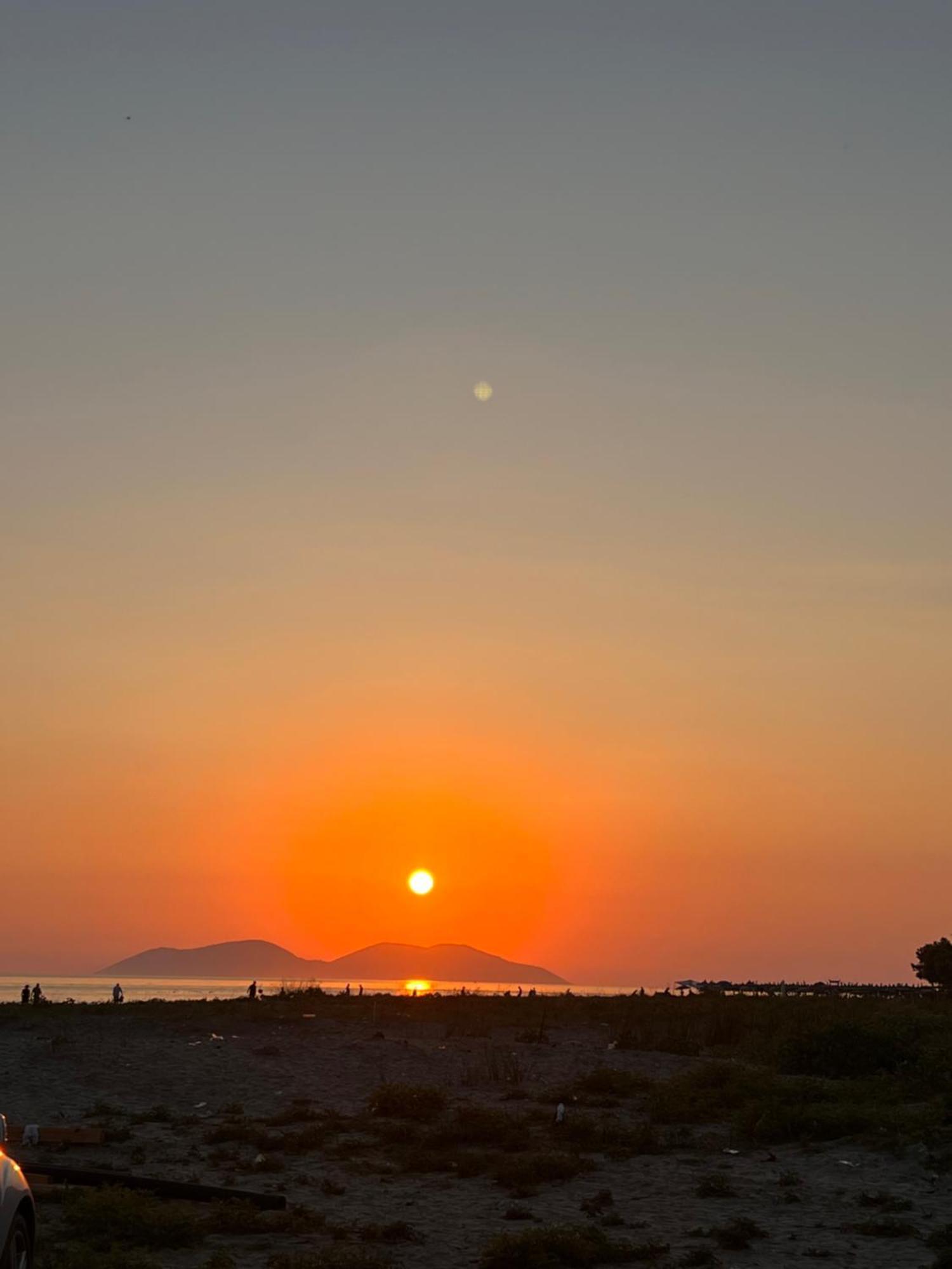 Soleil Apartment With Sunbed & Umbrella Vlore Ngoại thất bức ảnh
