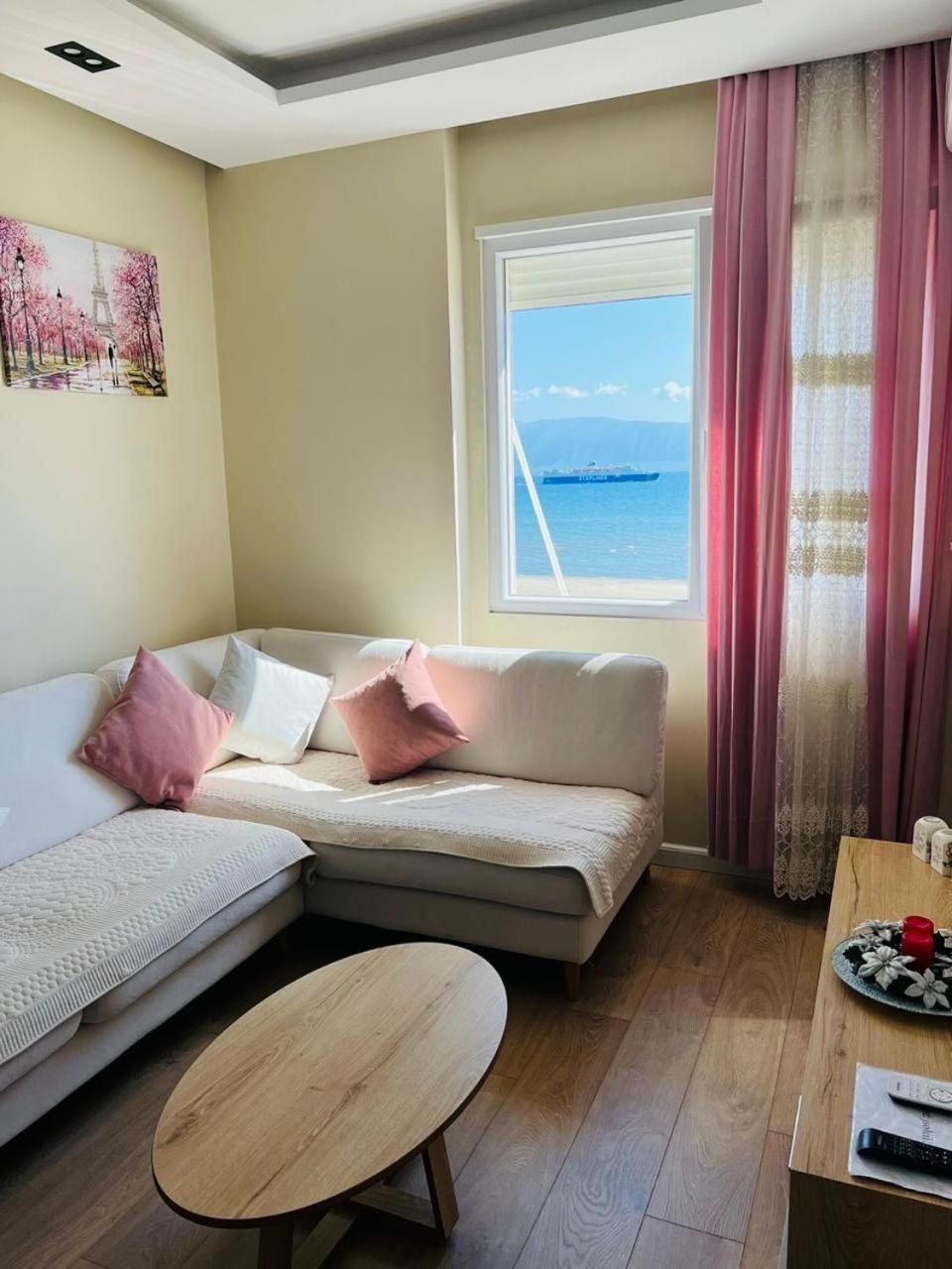 Soleil Apartment With Sunbed & Umbrella Vlore Ngoại thất bức ảnh